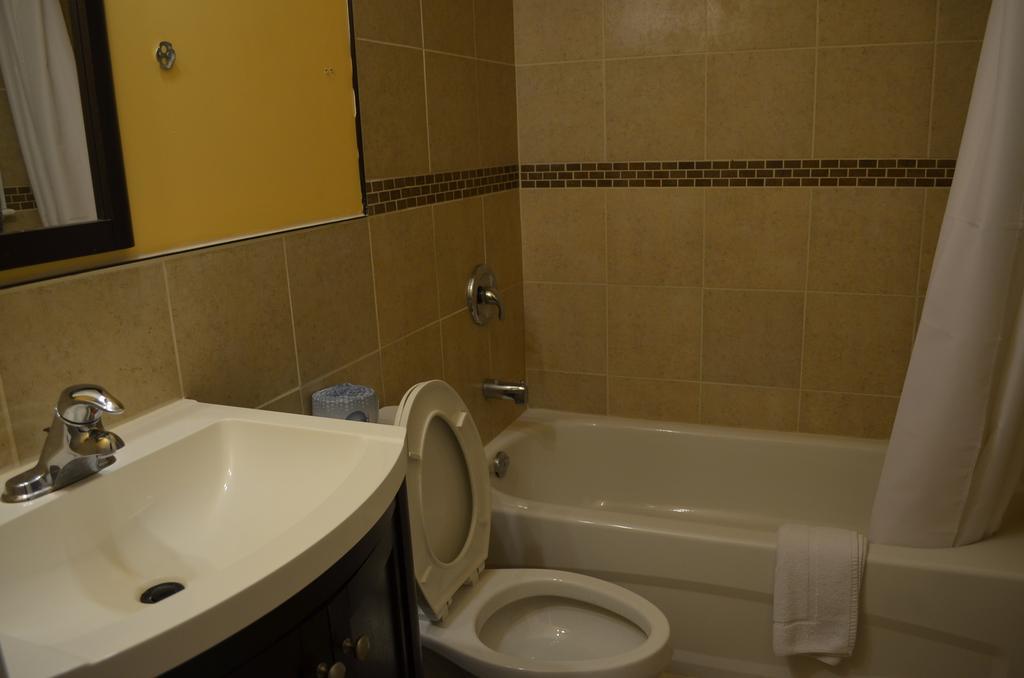 בראנטפורד Mohawk Motel חדר תמונה