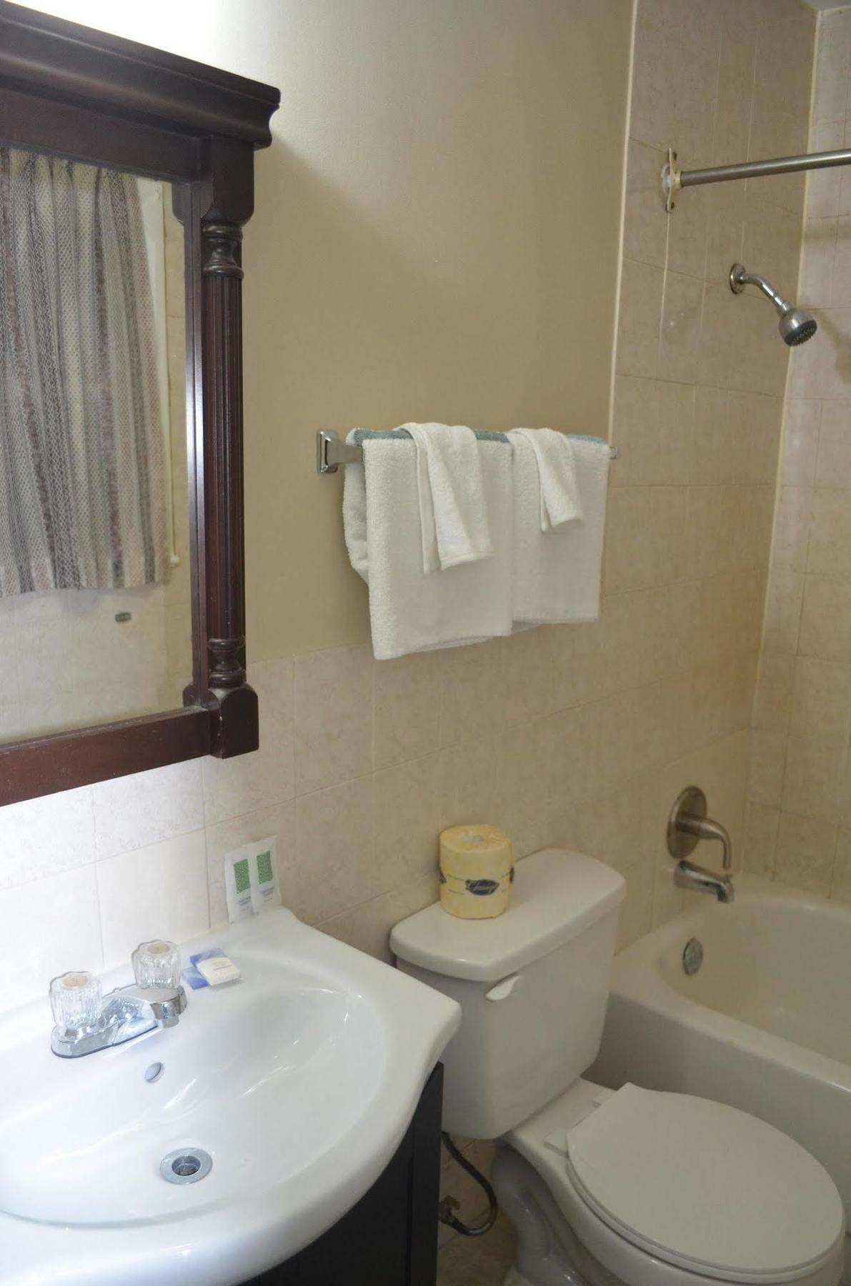 בראנטפורד Mohawk Motel מראה חיצוני תמונה